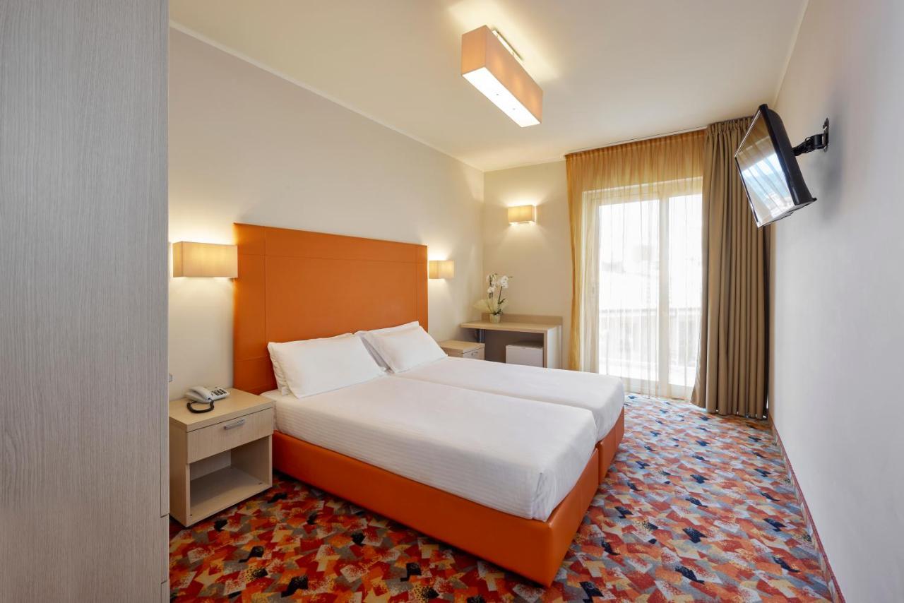 Hotel Royal Village Limone sul Garda Rom bilde