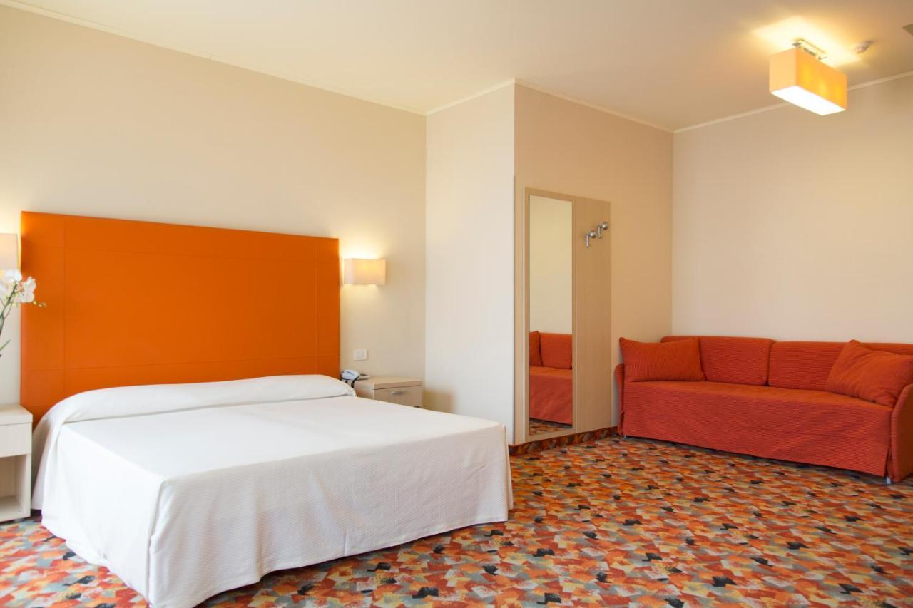 Hotel Royal Village Limone sul Garda Rom bilde