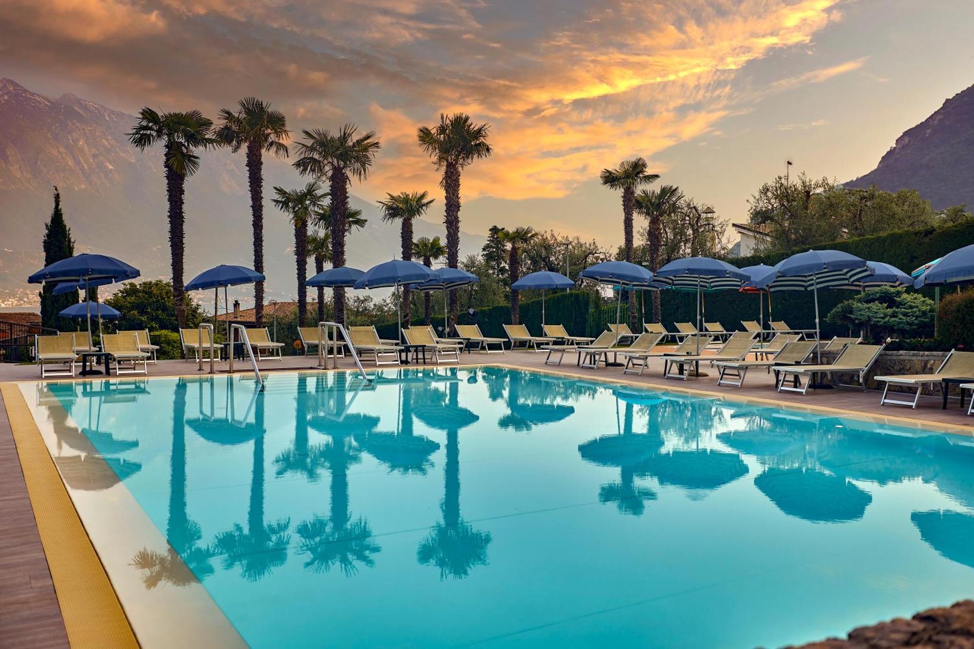 Hotel Royal Village Limone sul Garda Eksteriør bilde