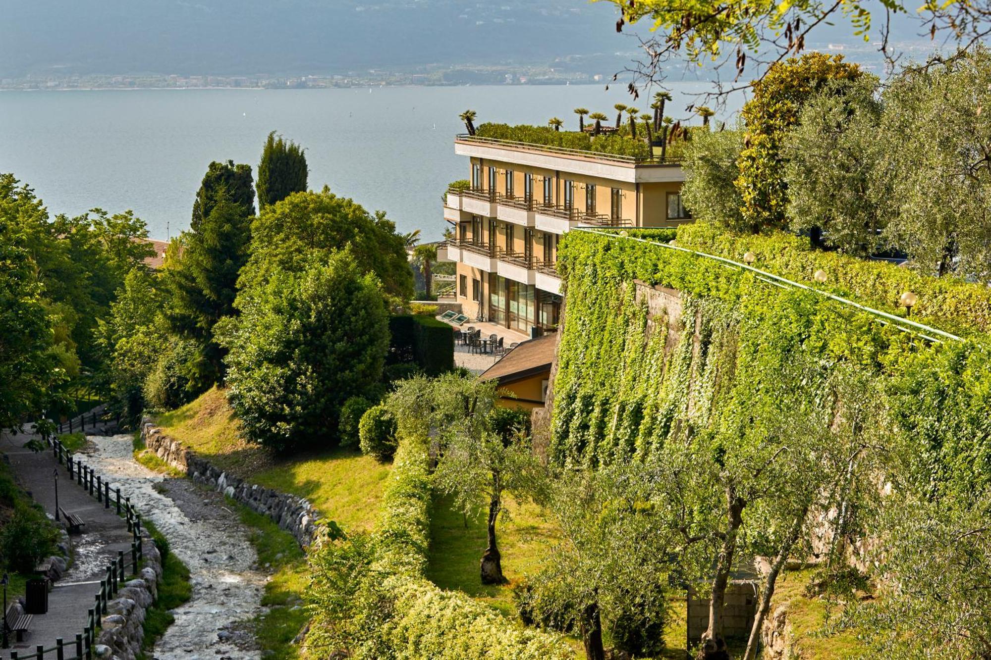 Hotel Royal Village Limone sul Garda Eksteriør bilde