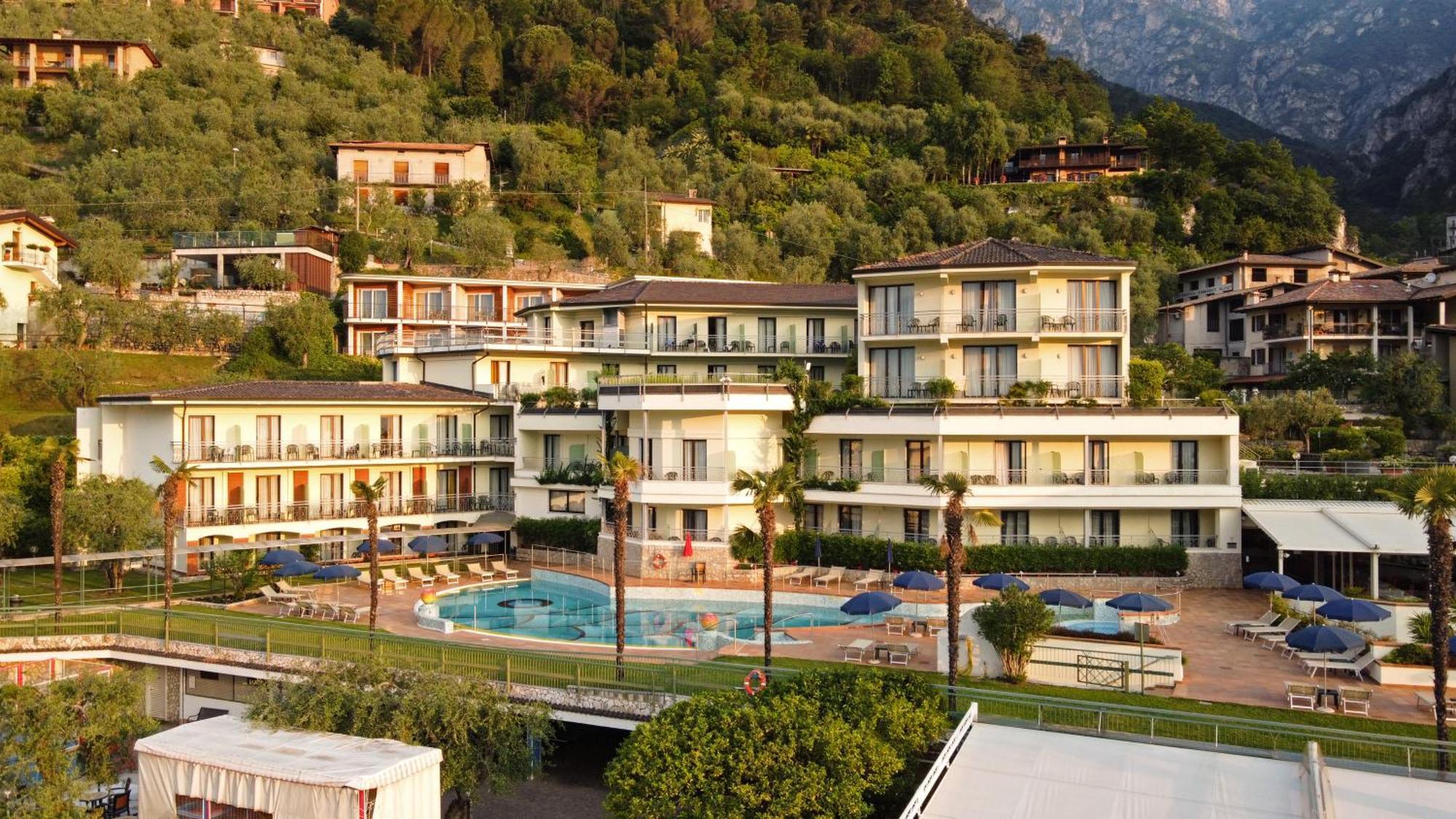 Hotel Royal Village Limone sul Garda Eksteriør bilde