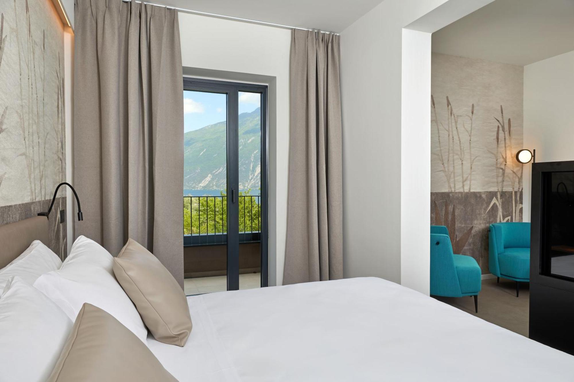 Hotel Royal Village Limone sul Garda Eksteriør bilde