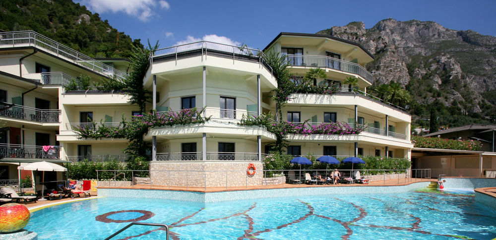 Hotel Royal Village Limone sul Garda Eksteriør bilde